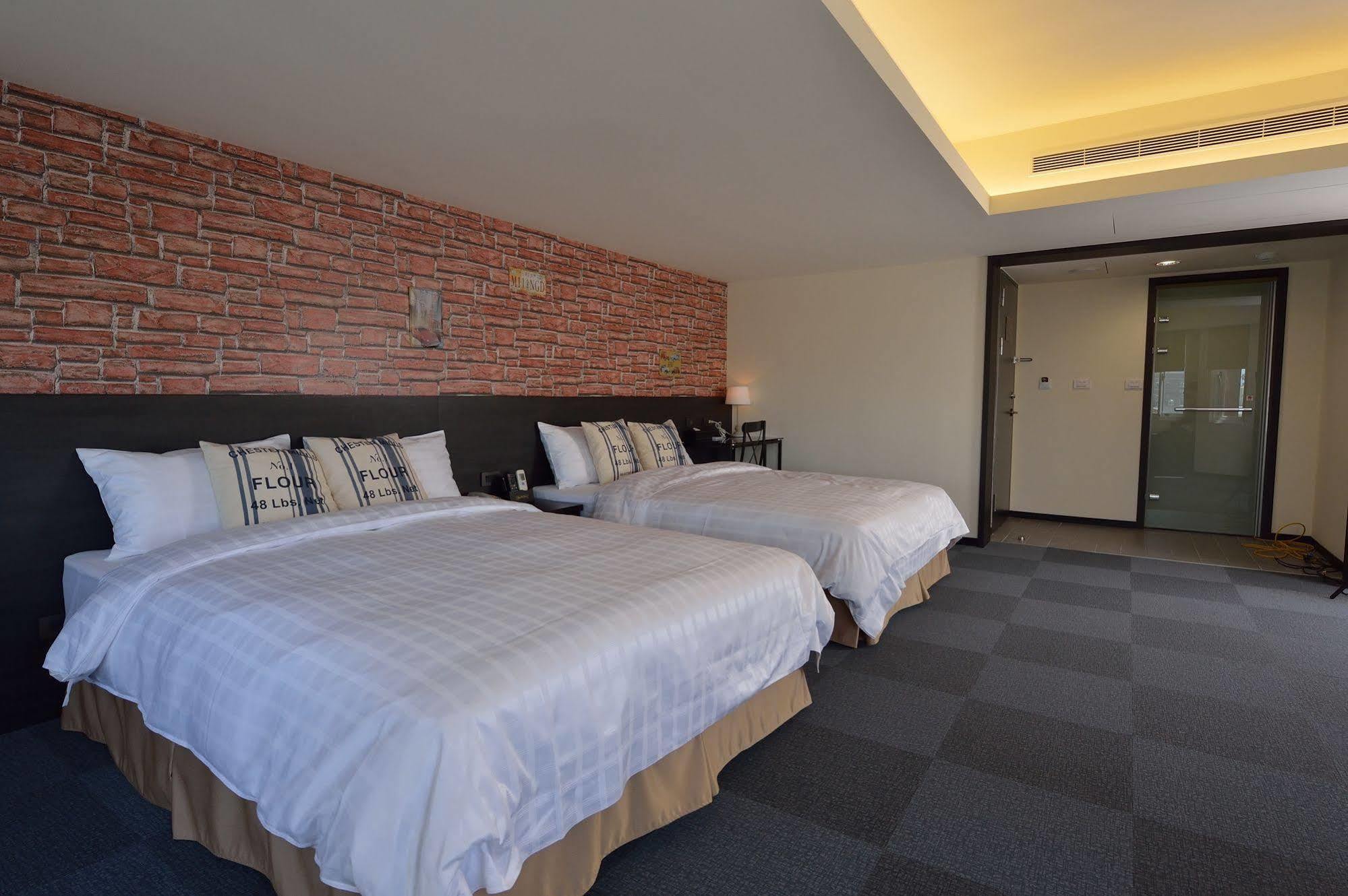 Home Rest Hotel Taitung Bagian luar foto