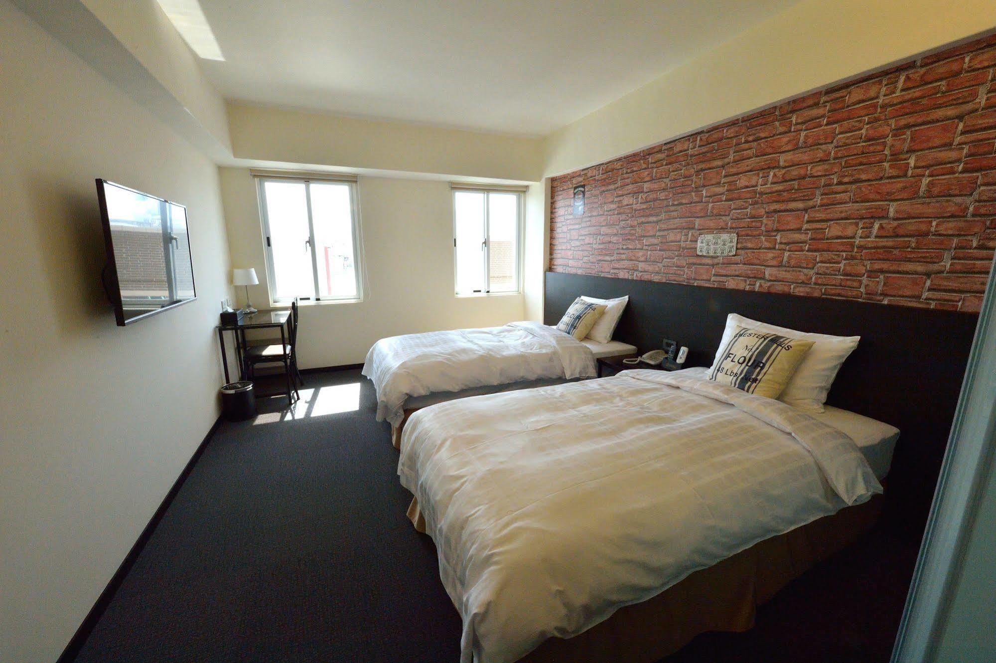 Home Rest Hotel Taitung Bagian luar foto