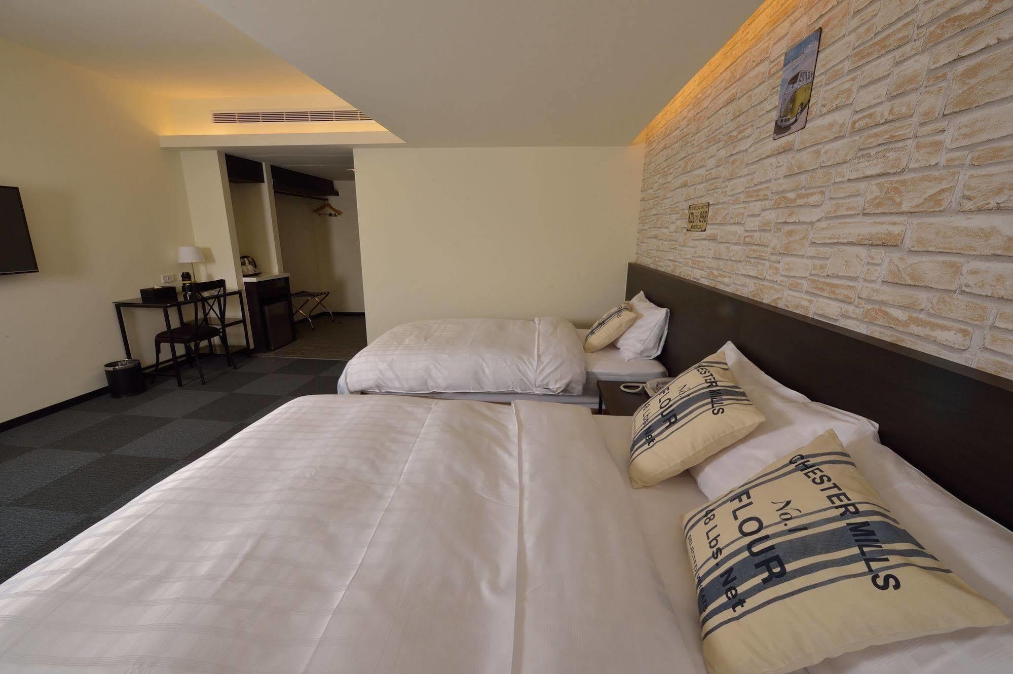 Home Rest Hotel Taitung Bagian luar foto