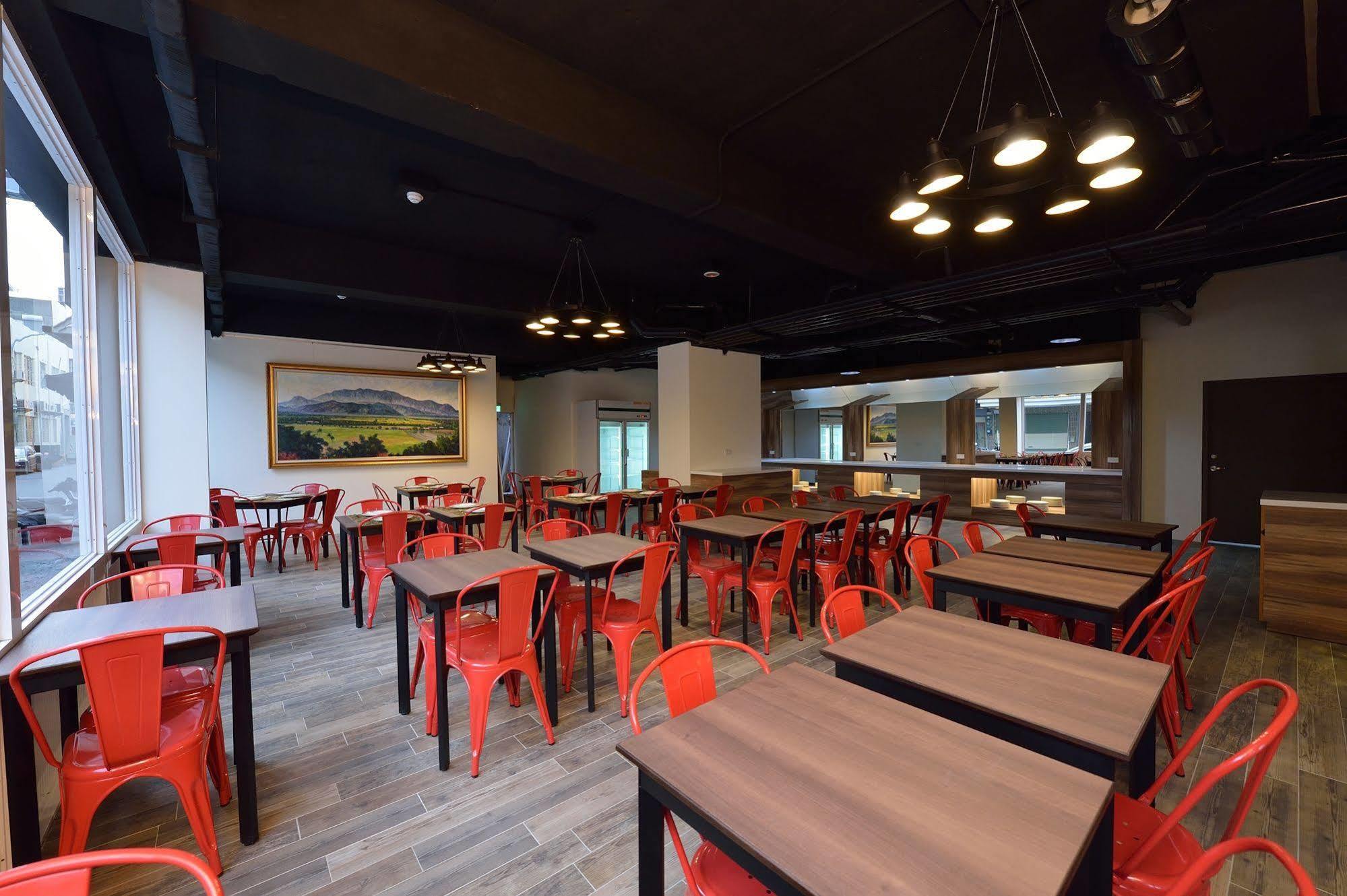 Home Rest Hotel Taitung Bagian luar foto